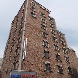 Plus Motel Motel